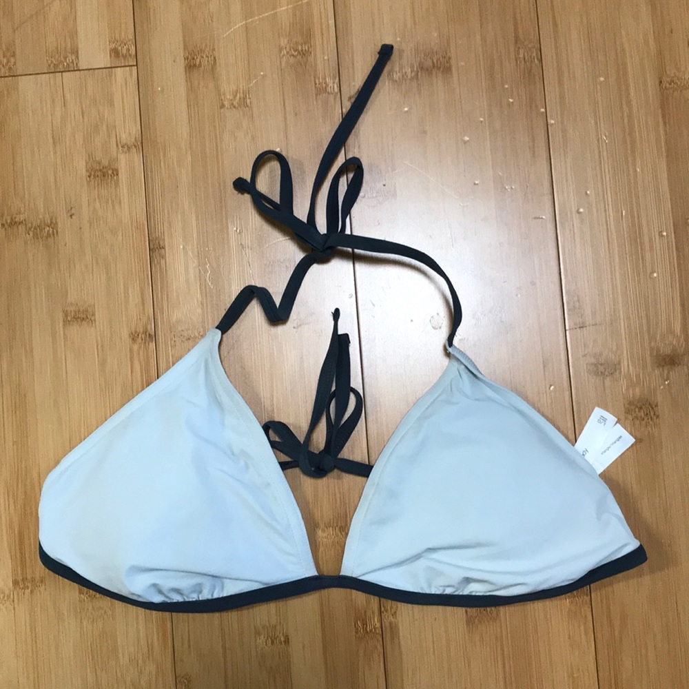 NWOT Gap Body triangle bikini halter top